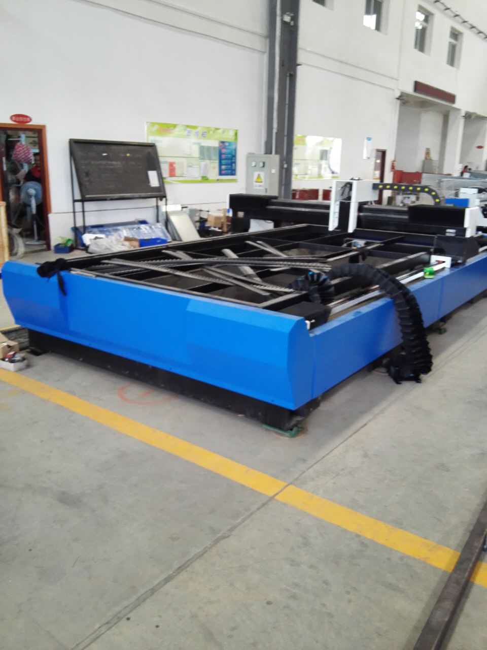 光纖激光切割機安裝現(xiàn)場